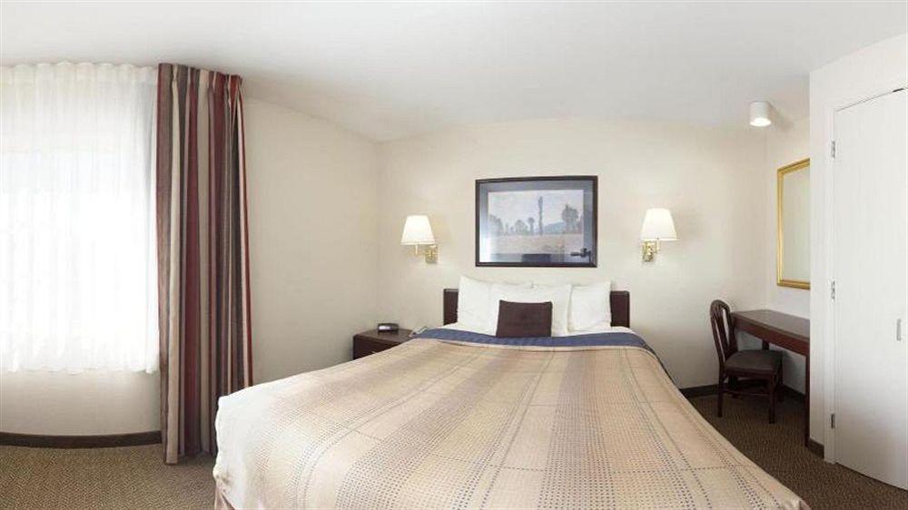 Sonesta Simply Suites St Louis Earth City Kültér fotó